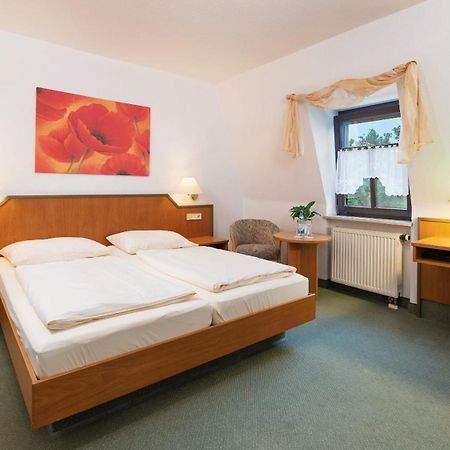 Gasthof Hotel Anker Sommerhausen Exteriör bild