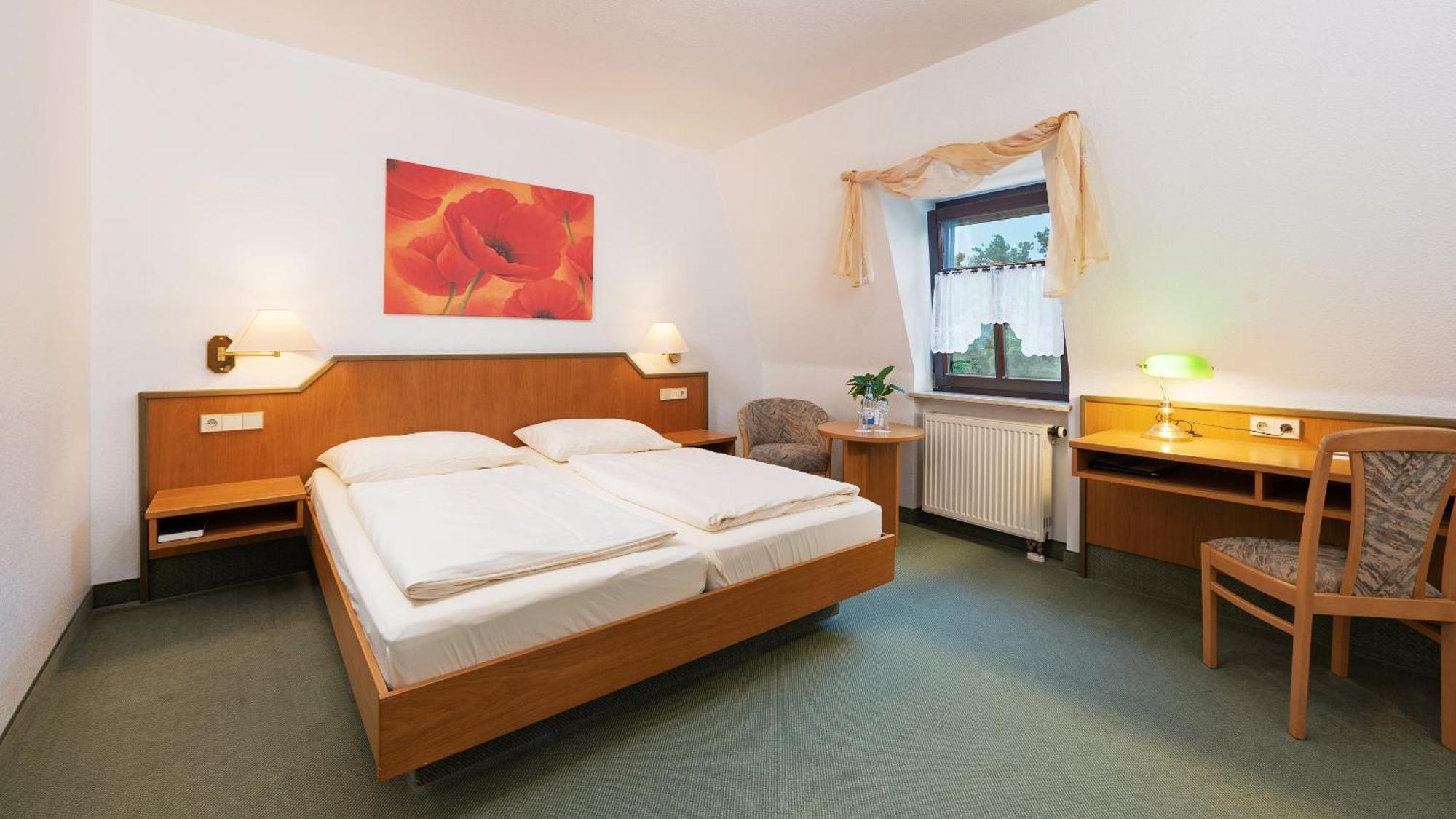 Gasthof Hotel Anker Sommerhausen Exteriör bild